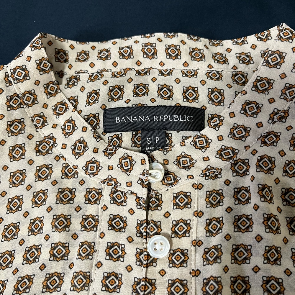 💗Banana Republic SzS Eyelet Medallion Pattern Blouse - Picture 6 of 10